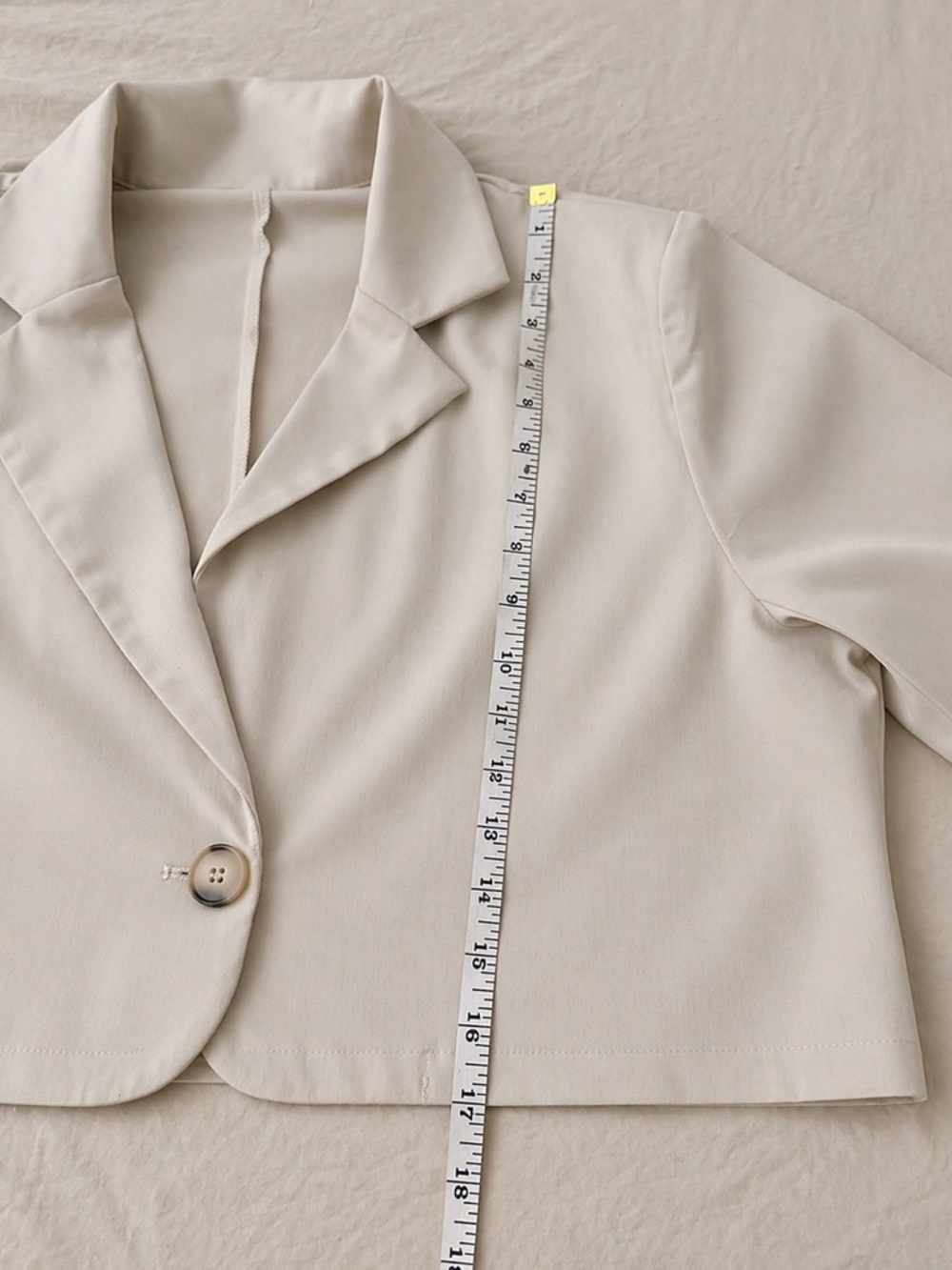 ✨ Dazy Beige Cropped Blazer XL Neutral Chic Short Sleeve Tailored Layer✨ - Picture 5 of 6
